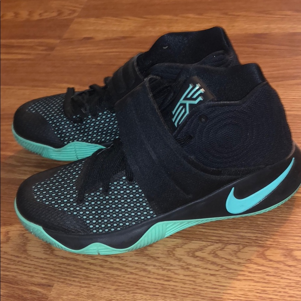 Kyrie 2 Black and Green Glow